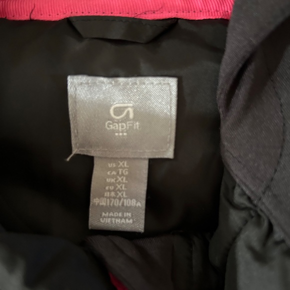 Women’s black with pink trim Gap Fit jacket - Picture 2 of 4